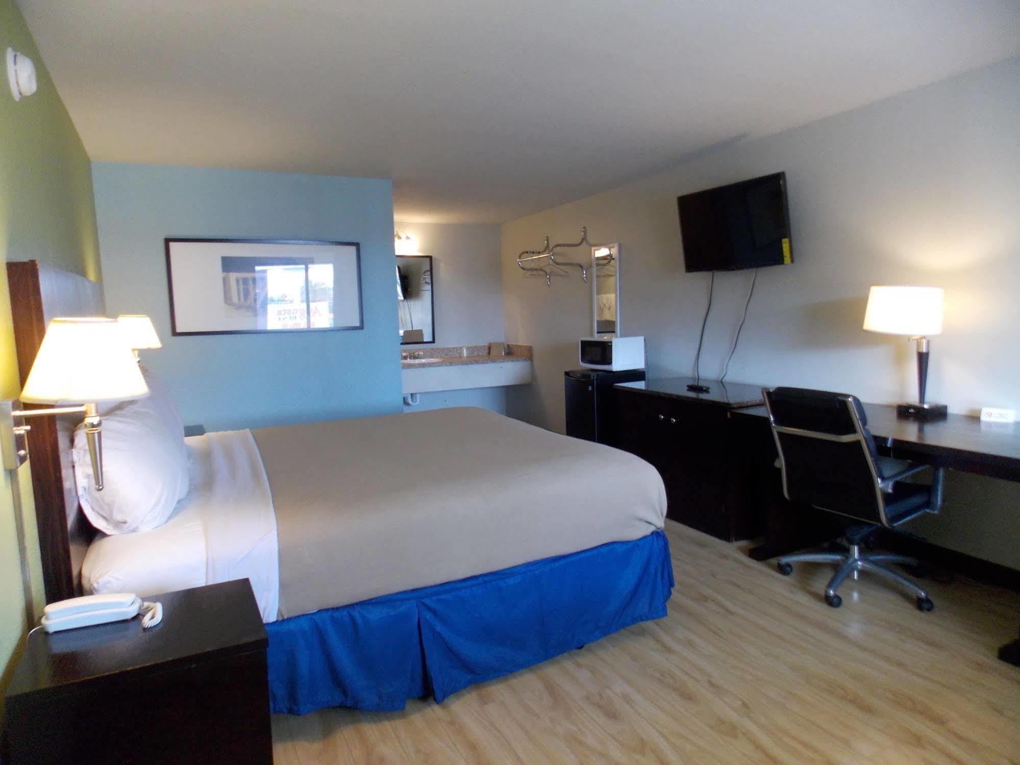 Augusta Best Inn Екстер'єр фото